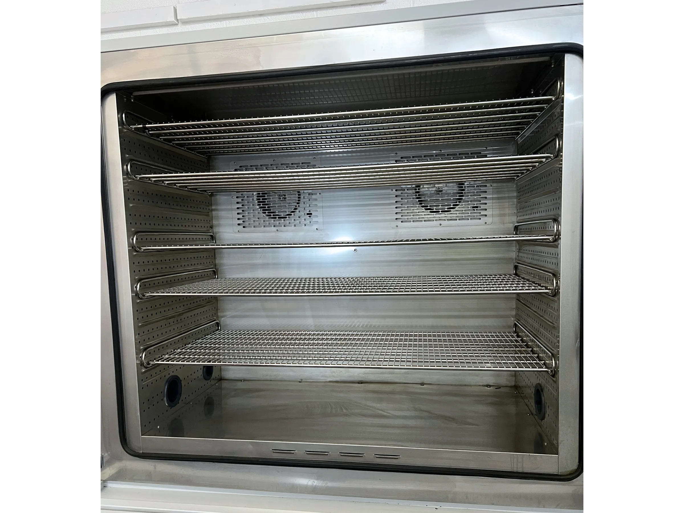 Binder MK 720 Climate Chamber